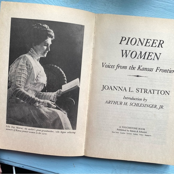 Vintage Book Pioneer Women Voices from Kansas Frontier by Joanna L. Stratton - Picture 3 of 11